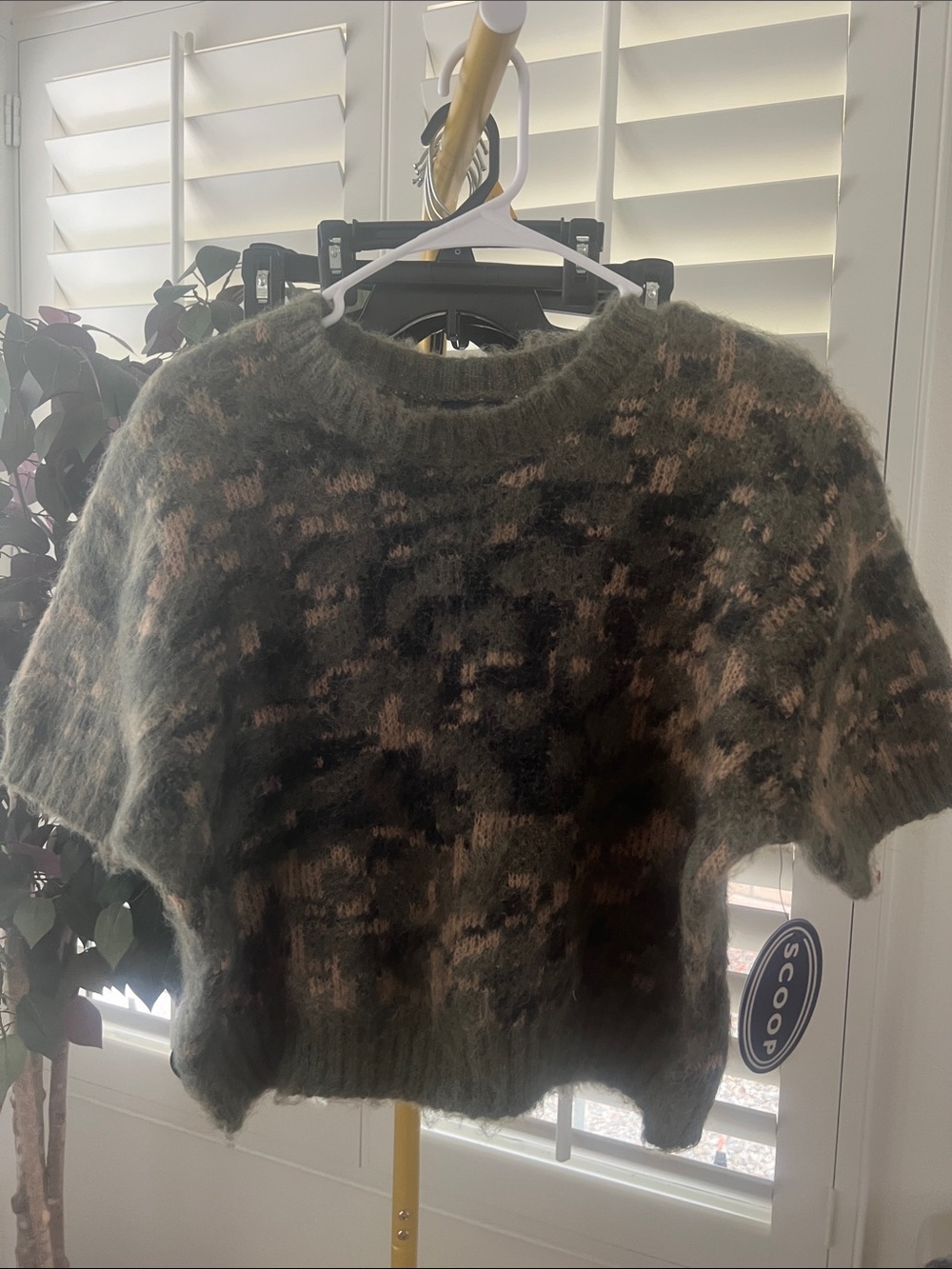 Girls XXL size 20 Olive & Beige Short-Sleeve Fuzzy Knit Sweater